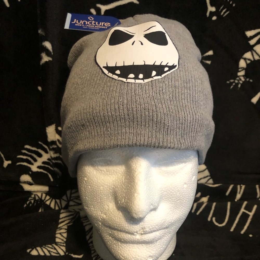 Fleece lined skeleton king beanie!